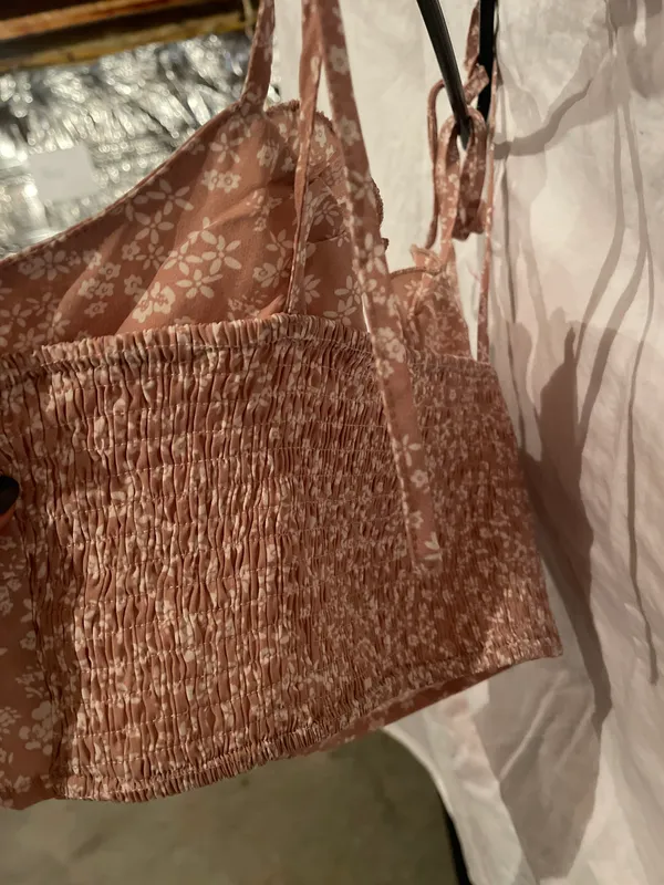 Boutique Floral Crop Top - Image 3
