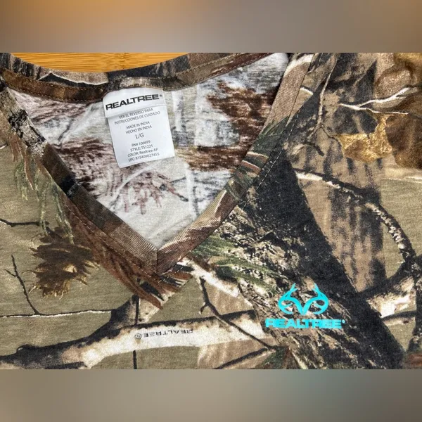 Realtree Women’s Long Sleeve V-Neck Camouflage Outdoor Enthusiast Shirt|Size:L - Image 4