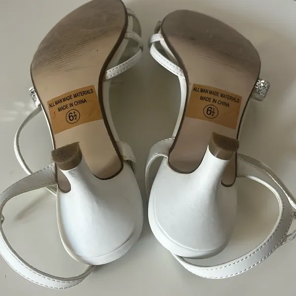 Classified Strappy Kitten Heels in White Silver Women's Size 6.5 - Image 5