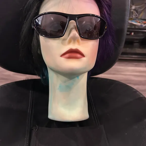 Polarized Unisex Black Frame Sunglasses with Dark Lenses unisex NWOT - Image 2
