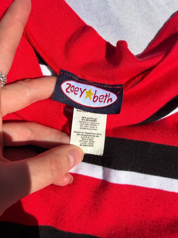 Y2K Zoey Beth red and black shirt Size M - Image 3