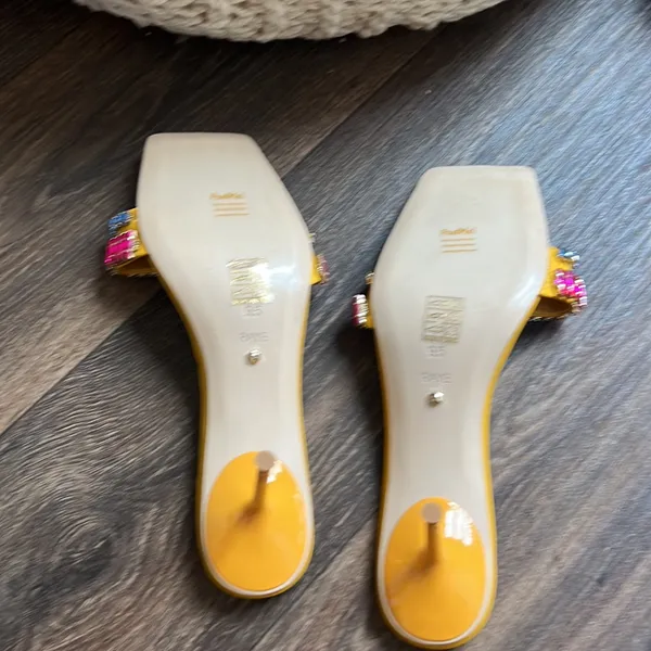 Raye Lavan Mule in Mustard - Image 5