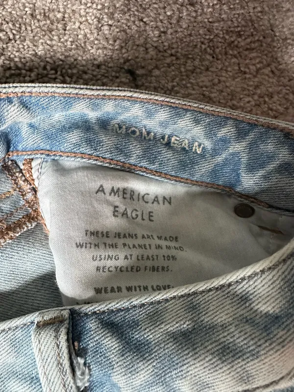 American Eagle Mom Jeans - Image 3