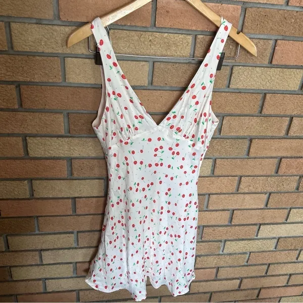 Zara Satin Cherry Print V Neck Mini Dress Size Small - Image 3