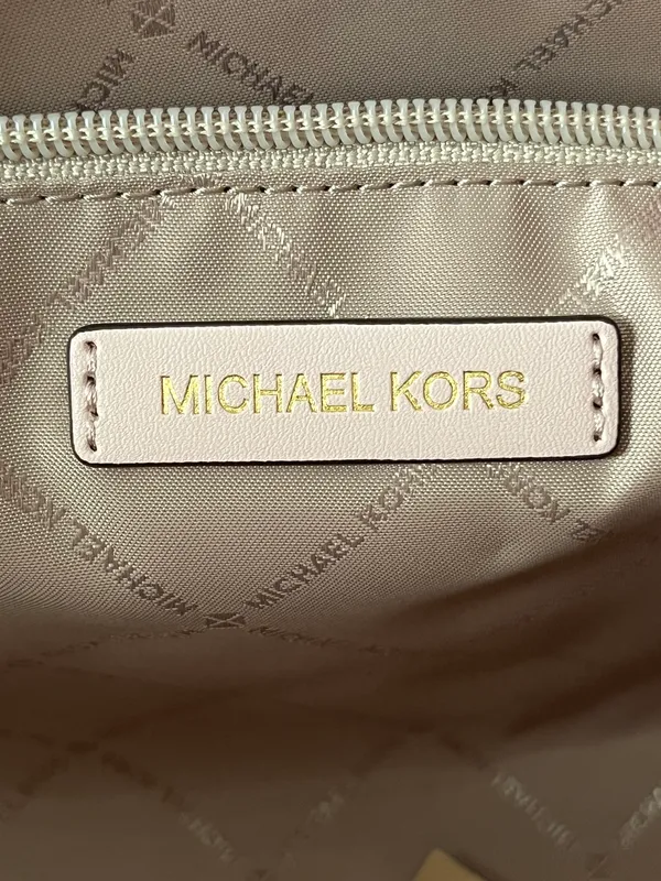 Michael Kors Purse And Wallet - Image 11