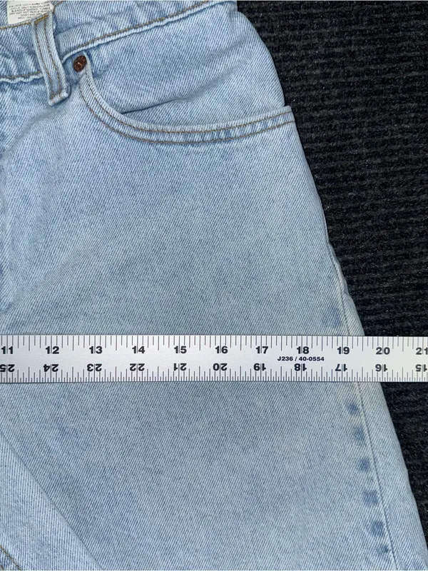 Vintage 90s Levis 550 Relaxed Fit Light Denim Shorts Women 9 / 27 USA Made Jorts - Image 9
