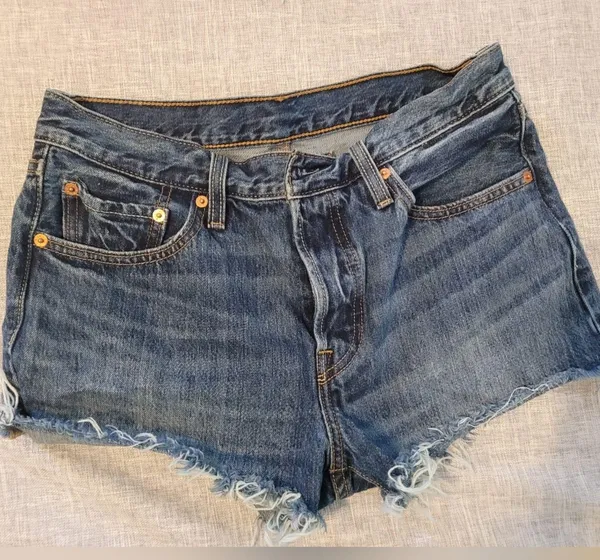 Levi’s 501 Shorts - Image 8