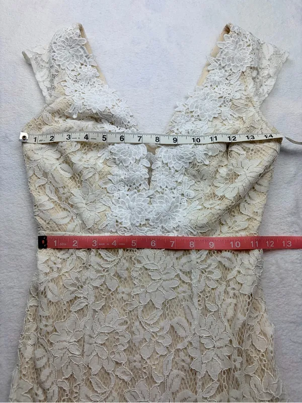 Lulus NWT Ivory Lace Mermaid Wedding Gown XXS Deep V Bridal Dress - Image 6