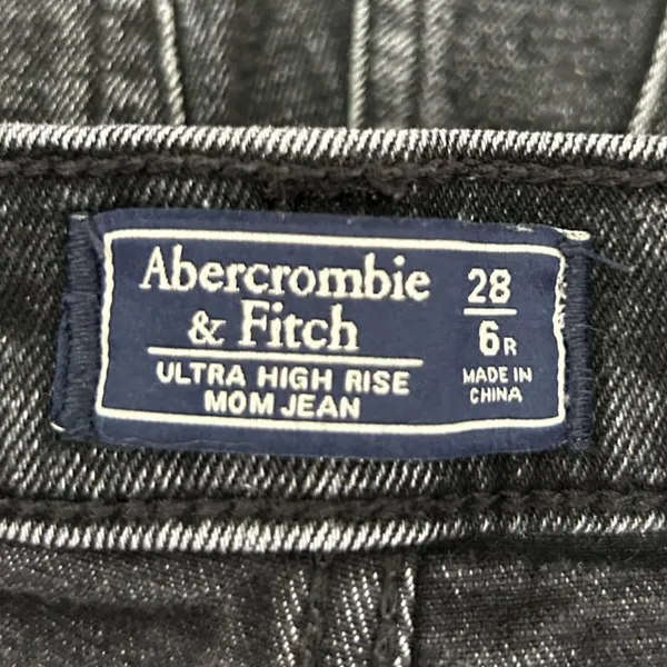 Abercrombie & Fitch Black Ultra‎ High Rise Mom Jean Distressed Size 28/6 - Image 5
