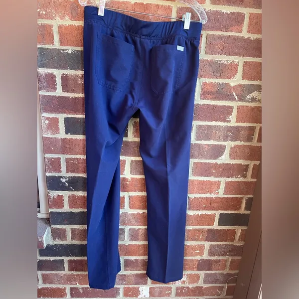 Figs Livingston Navy Scrub Pants Size Medium Tall - Image 6