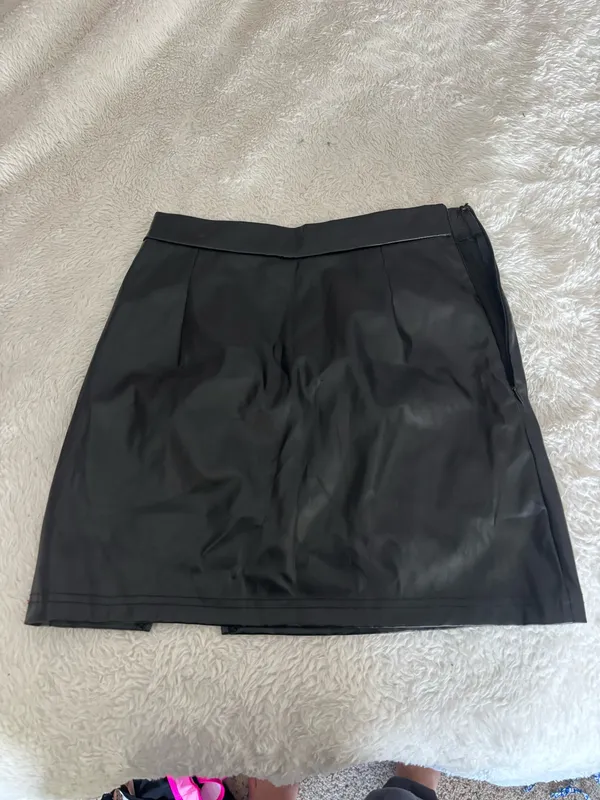 Shein Leather Skirt Black - Image 2