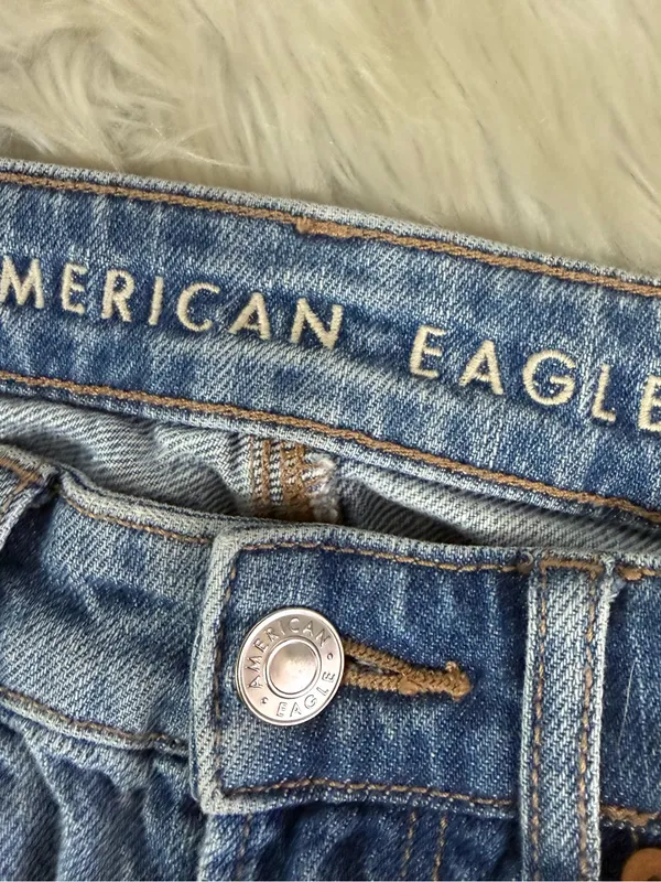American Eagle Highest Rise 90s Flare Jeans Size 4 Distressed Light Wash - Image 3