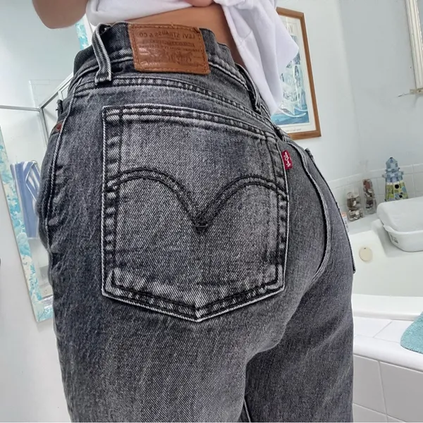 Levi's premium wedgie jeans - Image 3