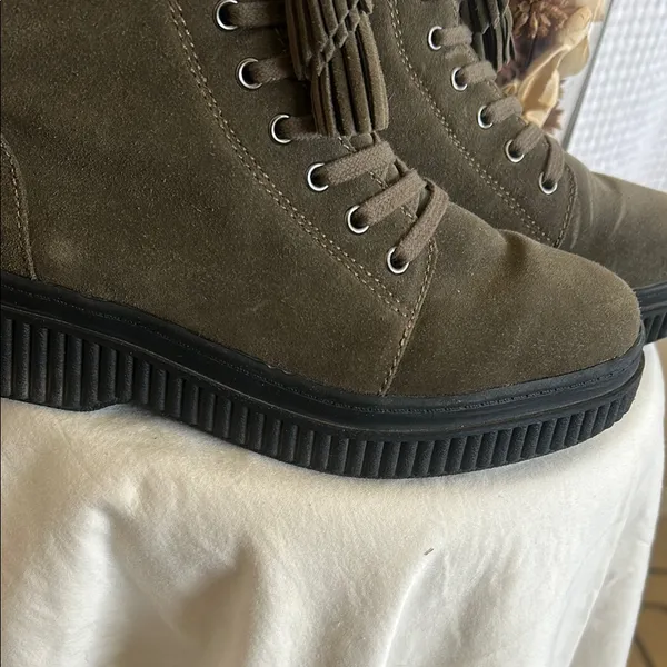 Franco Sarto Khaki Lace-Up Combat Boots Green Suede 8.5M US EU 38 - Image 2