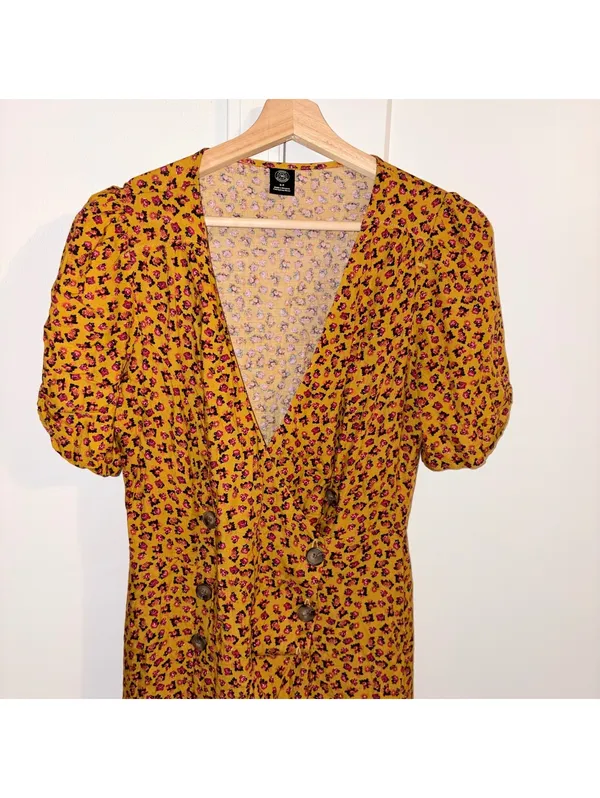 Urban outfitters NWOT $79 Woman’s S Mustard leopard print shortsleeve midi dress - Image 4