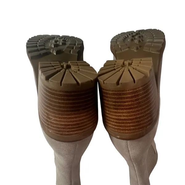 Seychelles Taupe Suede Chelsea Ankle Block Heel Lug Sole Boots 9.5 - Image 4