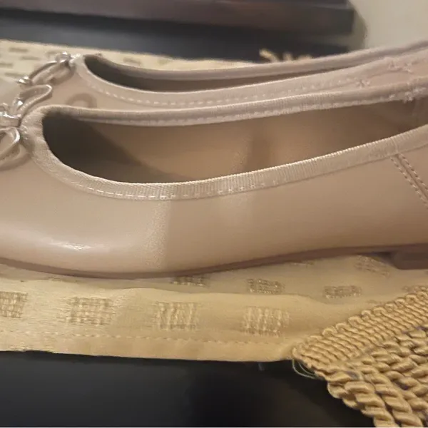 Elegant Cream Ballet Flats Size 7 - Image 4