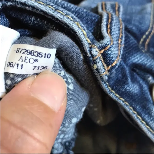 American Eagle Classic Blue Skinny Jeans with Stretch Fit - Image 4