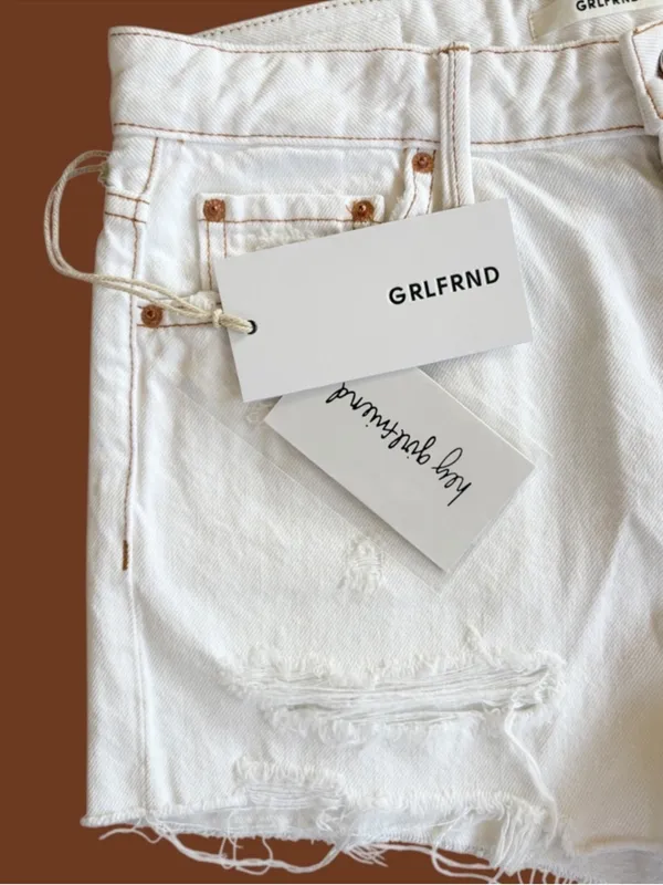 NWT GRLFRND The Helena Shorts Off-White Size 26 - Image 2