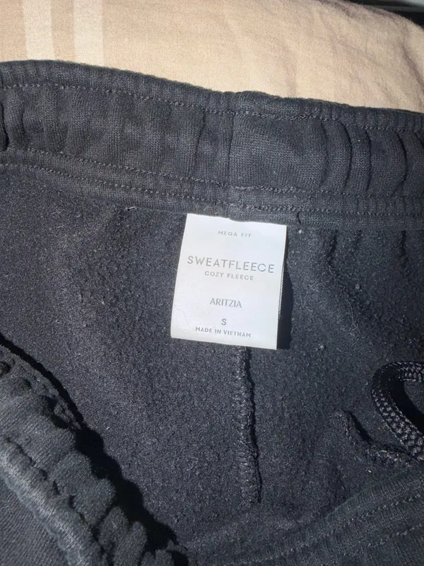 Aritzia Cargo Sweat Shorts - Image 5
