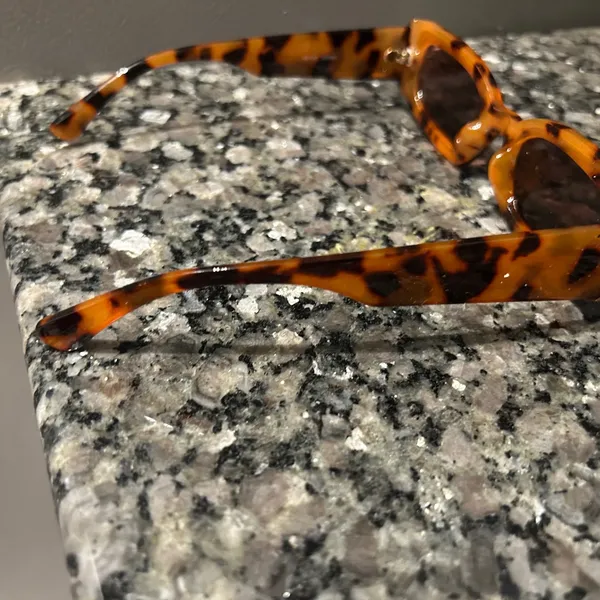 Tortoise Shell Sunglasses Brown - Image 8