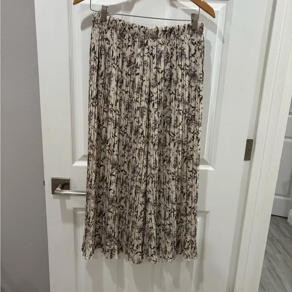 Stitch Fix Cream Alice Blue Pleated Palazzo Pants‎ taupe and cream color size M - Image 5