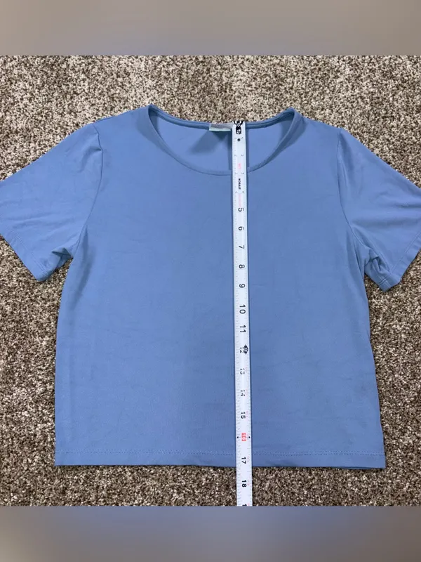 All in Motion Blue Short Sleeve Athletic Top Medium - Image 4