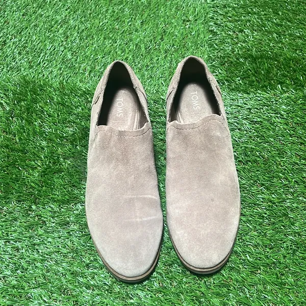 Tom’s ankle boots 7.5 - Image 2