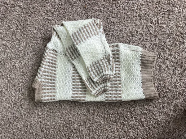 Fall Sweater Cute White Size M - Image 2