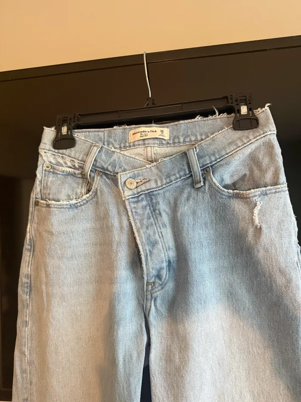 Abercrombie Jeans - Image 2