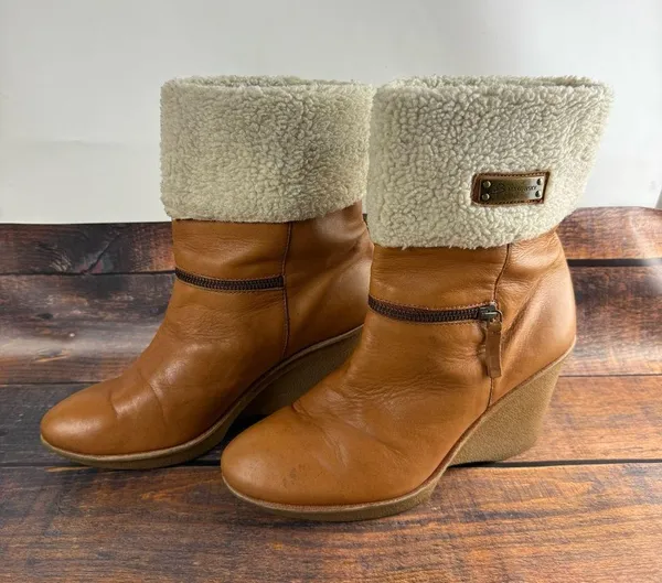B. Makowsky Tan Winter Boots with Cream Fur - Image 4