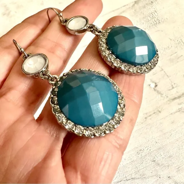 Blue rhinestone silver tone drop earrings - Image 10