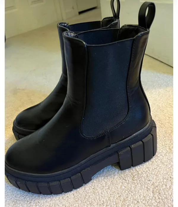 Nasty Gal Chelsea Black Boots 7 - Image 3