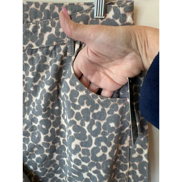 NWT Wild Fable Mid Rise Wide Leg Baggy Jeans Beige Leopard Women's Size Medium - Image 4