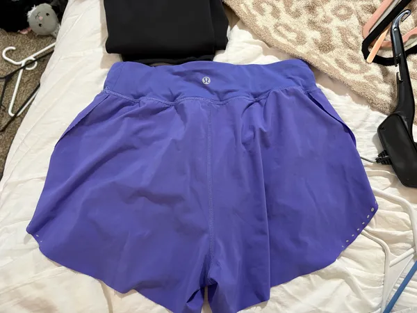 Lululemon Find Your Pace Shorts 3" - Image 2