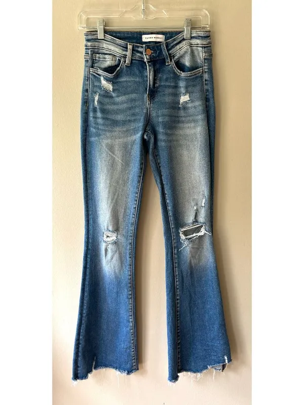 Vervet Flying Monkey Sz 25 mid-rise flare jeans distressed & raw hem pockets - Image 2