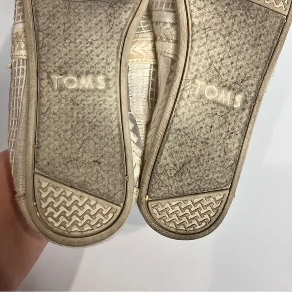 Toms off‎ white flats size 7 - Image 9