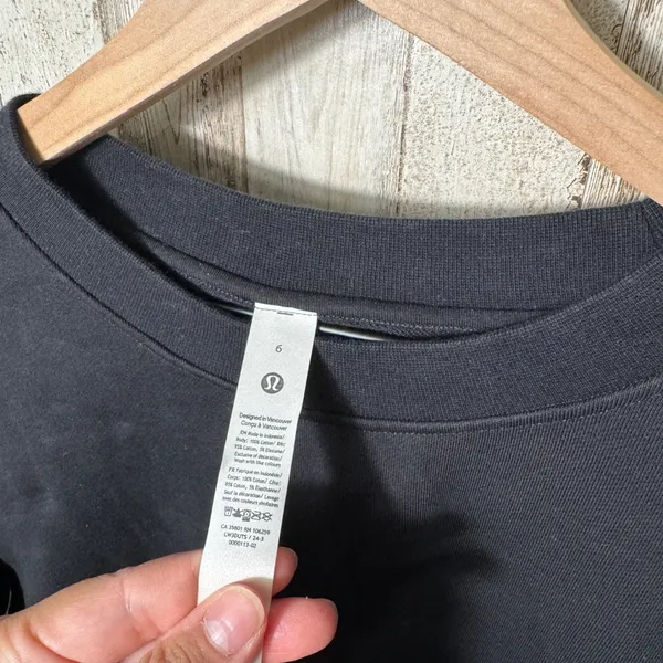 Lululemon Black Crewneck Sweatshirt Womens Size 6 - Image 3