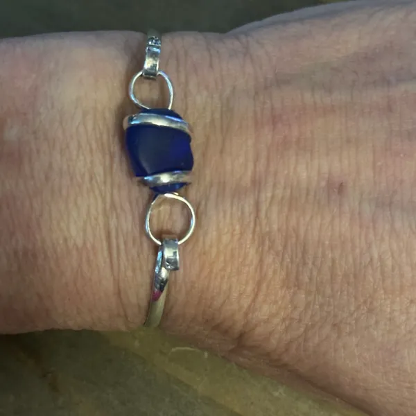 Blue Sea Glass Hinged Bangle Bracelet Silver - Image 7