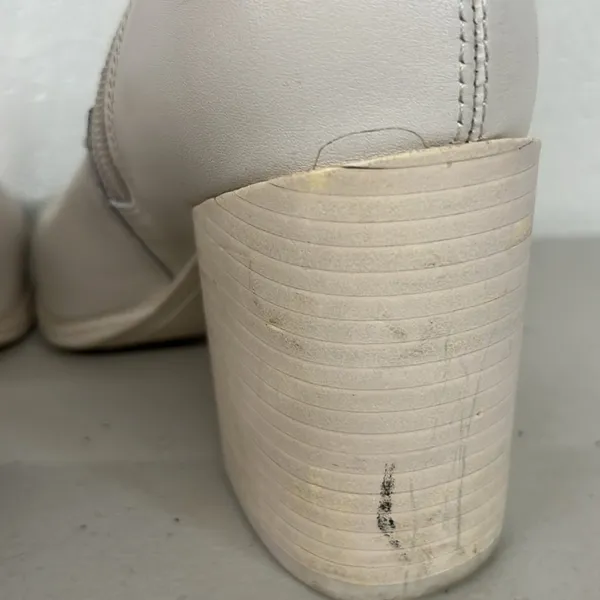 Steve Madden sz9 ivory bone CATE western heeled booties boots side zip leather - Image 6