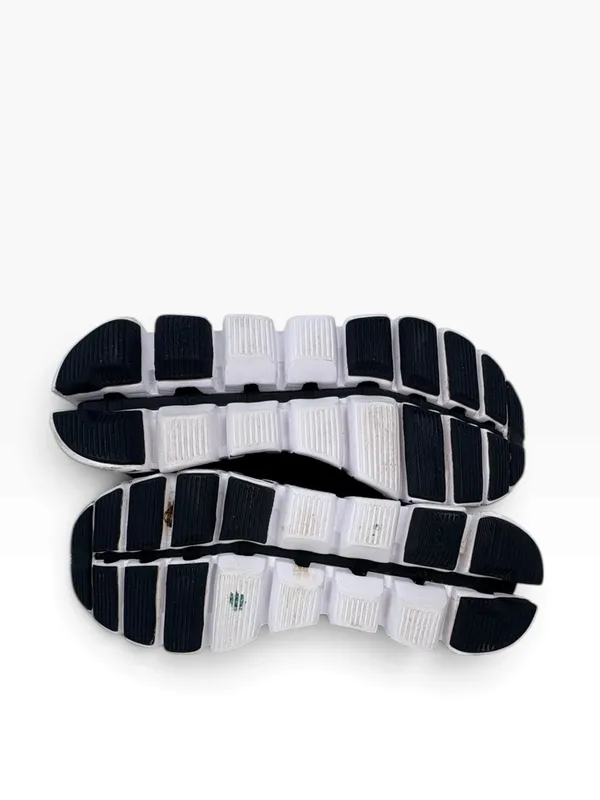 ON Running Women's Black Cloudswift Sneakers - US 7 - Image 9