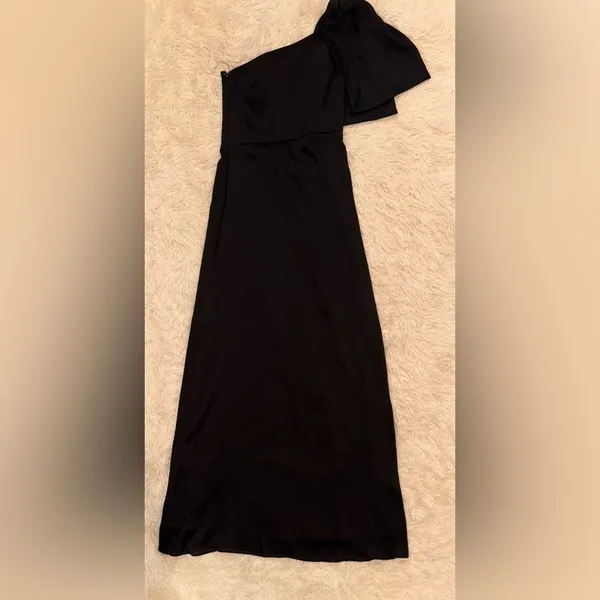 NWOT Sachin & Babi Chelsea One Shoulder Bow Gown in Black sz 2 - Image 4