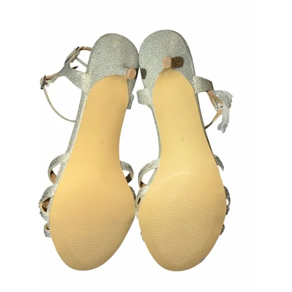Badgley Mischka Silver Strappy Sandals(Size 6) - Image 3