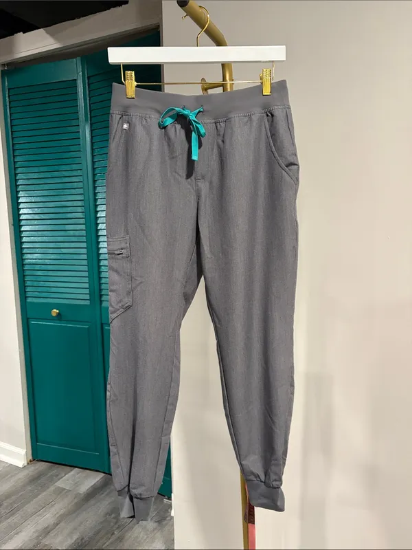 FIGS NWOT granite Zamora jogger scrub- small petite - Image 9