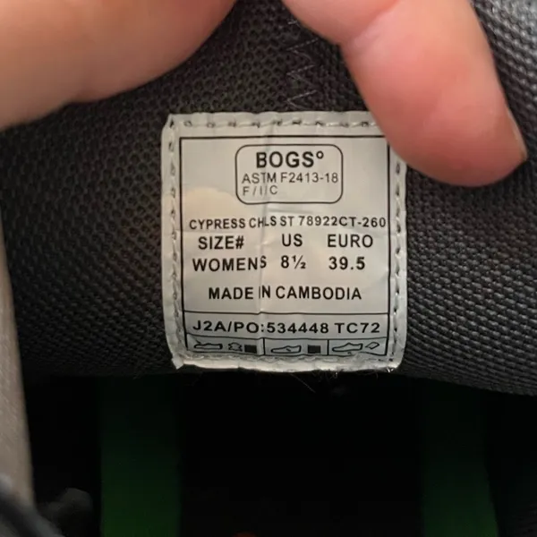 BOGS Cypress Chelsea Boots - Image 9