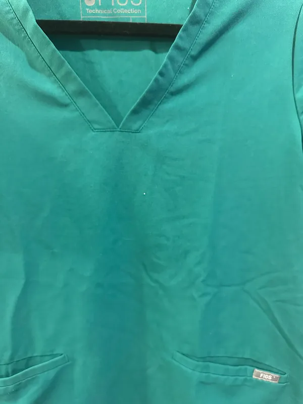FIGS Casma Three Pocket Scrub Top - Image 6