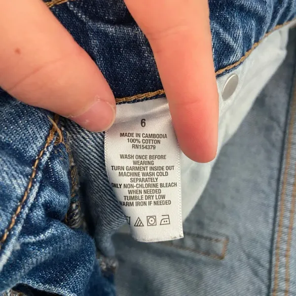 EUC | Aeropostale women’s mom jean ripped light wash jeans — size 6‎ - Image 7