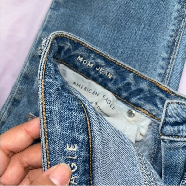 American eagle mom jeans - Image 4
