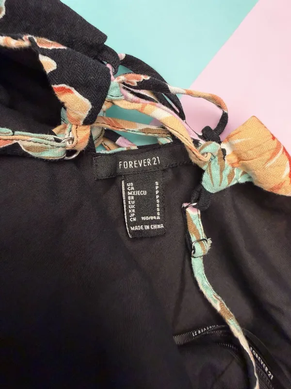 Forever 21 Tropical Hibiscus Floral Lace-Up Back‎ Romper Size Small - Image 3