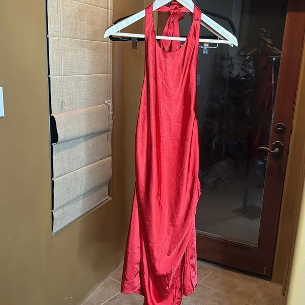 Lulu’s Want You By My Side Red Satin Twist-Back Halter Mini Dress Size Large - Image 6